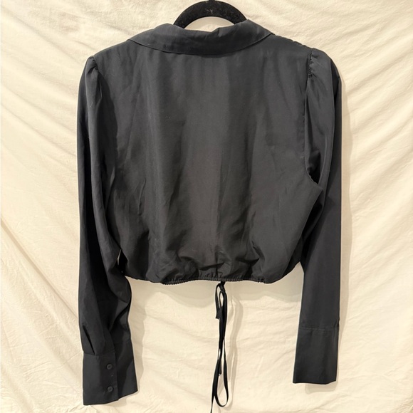 Abercrombie & Fitch Black Tie Front Cropped Blouse Size M - Picture 3 of 3